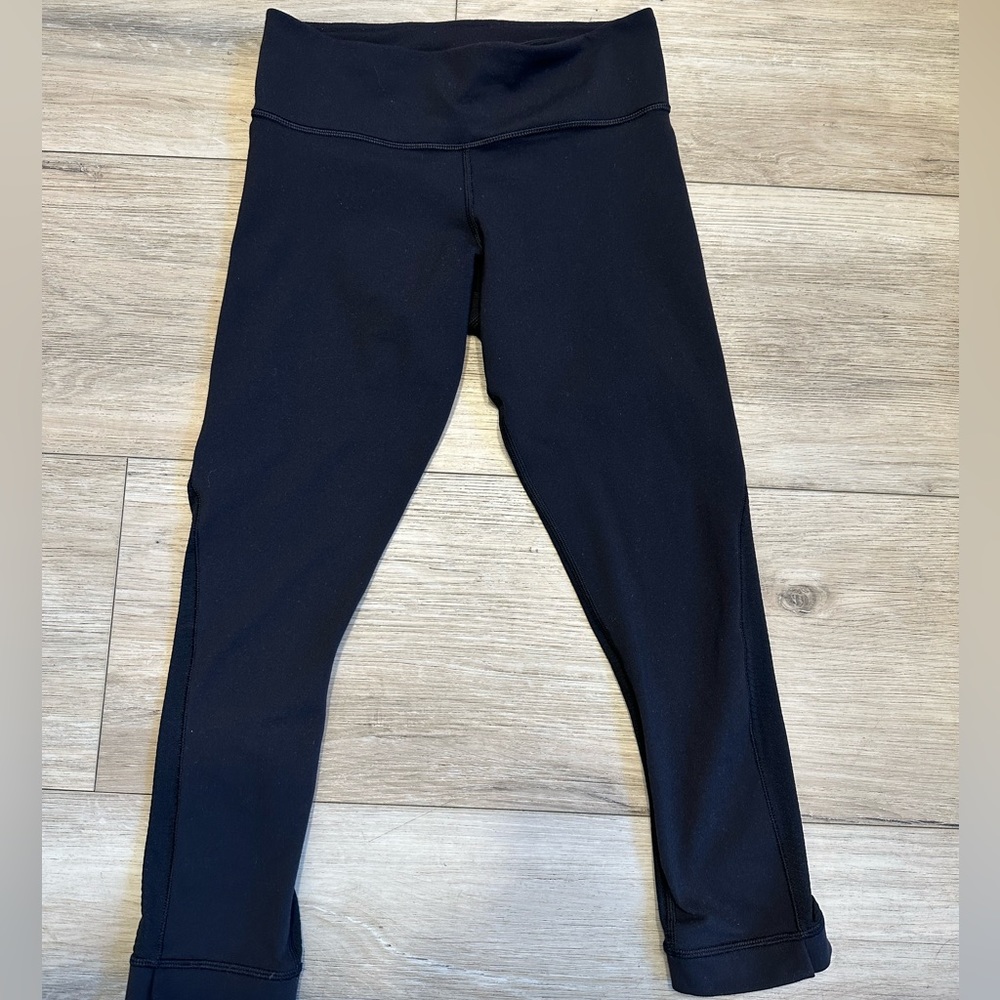 lululemon athletica Journey Crop - Size 6